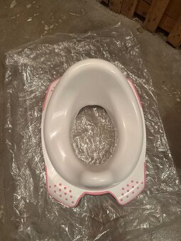 Sedák na wc + malý nočník spolu 5€ - 5