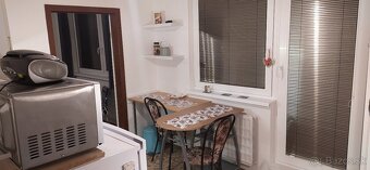 Predám 1 izb.byt,43 m2, loggia, - 5