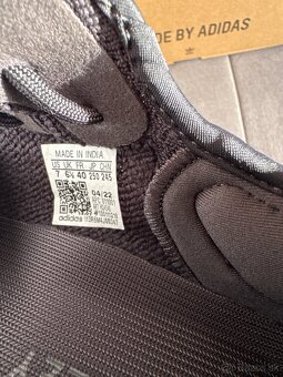 Yeezy 350 v2 us7 onyx - 5