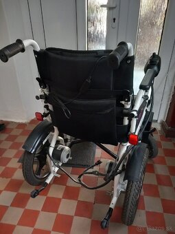Predám elektrický skladací invalidny vozik - váha 35kg - 5