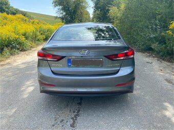 Hyundai Elantra 1.6 CRDi 2017, TOP stav, garážovaná - 5