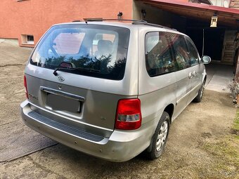 KIA Carnival 2,9 - 5
