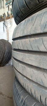 215/60r17 - 5