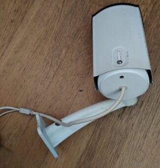 IP kamera Hikvision DS-2CD2232-I5 včetně držáku - 5