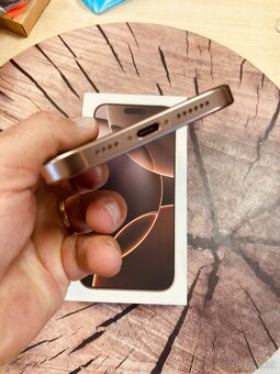 iPhone 16 pro Max 256 Gold batéria 93% originál top stav - 5