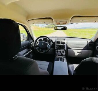Dodge Nitro - 5