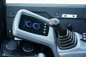 Minibager YUCHAI U27 Premium 2740 kg - 5