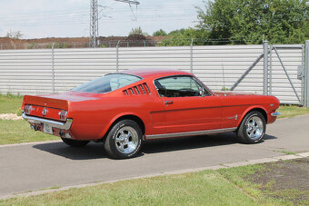 1966 Ford Mustang Fastback 289 V8, manuál, perfektní stav - 5
