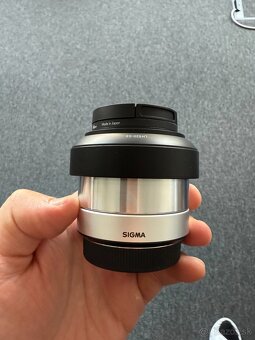 Sigma 60mm f/2,8 DN Art M43 Silver - TOP stav - 5