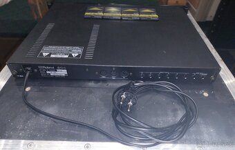 Roland R8M - 5
