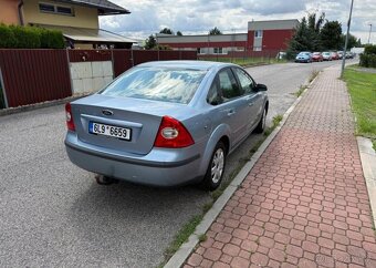 Ford Focus 1,6i Nová STK Tažné klima benzín manuál 74 kw - 5