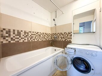 Prenájom – veľkometrážny 2izb. byt, 2x balkón, MC, Handlová - 5