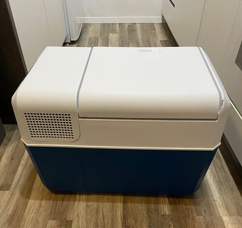 Predám kompresorovú autochladničku Mobicool MCF60 - 5