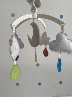 Kolotoč nad postieľku - 5