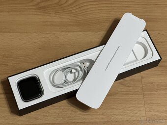 Apple Watch Series 5 Nike+ - 5