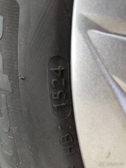 Zimná sada 185/65 R15 vrátane diskov a puklic - 5
