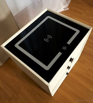 Smart nočný stolík s bezdrôtovým nabíjaním - 5