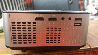 LED projektor Crenova - 5