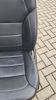 Mercedes GLE sedacky - 5