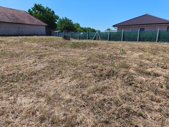 Predám pozemok v obci Žitavce 500m2. - 5