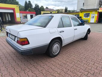 Mercedes-Benz W124 250D - 5