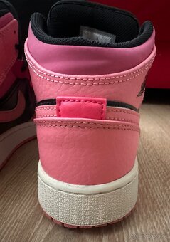 Dámske tenisky Air Jordan 1 Mid Coral Chalk - 5