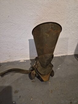 Starožitný drvič  SFINX - 5