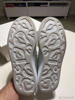 Alexander McQueen - 5