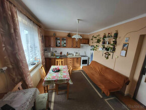 Na predaj veľký 4 izbový rodinný dom v obci Bešeňov - 5