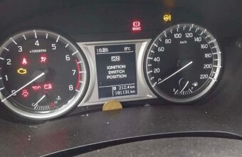 Predám havarovanú Suzuki Vitara 1.6 benzin 88 kW  rv 2015 - 5