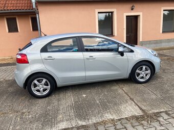 KIA RIO - 5