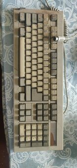 Retro starý monitor a PC prislusenstvo pre nadsencov - 5