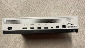 Xbox One S - 5