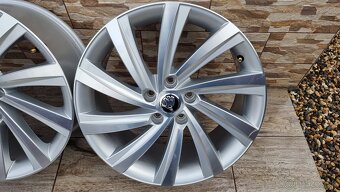 Predám originál ŠKODA PERSEUS elektrony/ 5x112 r18 et48 J7,5 - 5