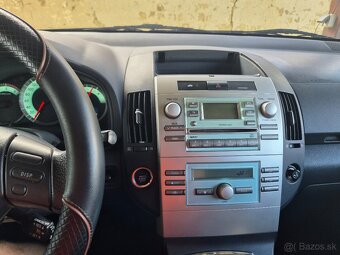 Corolla Verso - 5