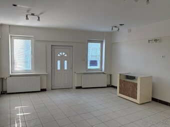 Prenajmite si perfektné priestory na podnikanie v Leviciach - 5