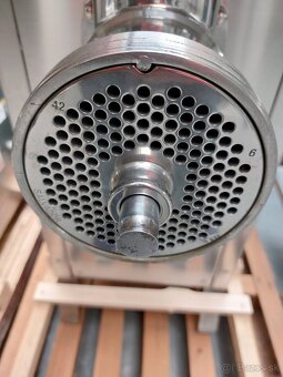 Mlynček na mäso 42 Mäsiarský vlček rezačka mäsa 42 - 5