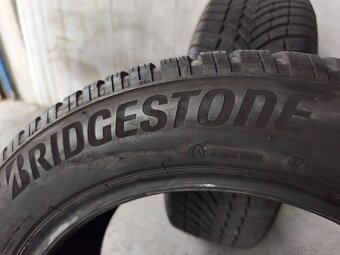 235/55 r18 zimné pneumatiky Bridgestone 7mm - 5