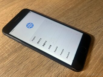 iPhone 8 64GB Black - 5