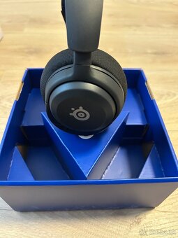 herne sluchadla steelseries artics nova 5P - 5