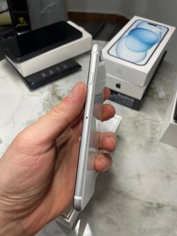 iPhone SE 2022 64GB - 5