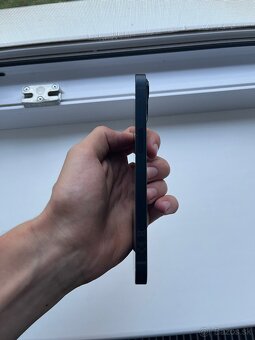 Apple iPhone 13 Midnight Black - 5