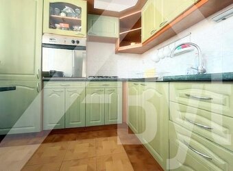 VEĽKÝ 2-IZBOVÝ BYT V CENTRE S BALKÓNOM A ZARIADENÝ - 5