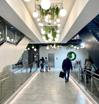 LUKRATÍVNY obchodný priestor 900m2, na prízemí OD DARGOV, Hl - 5