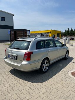 TOYOTA AVENSIS 2.2 D - 5