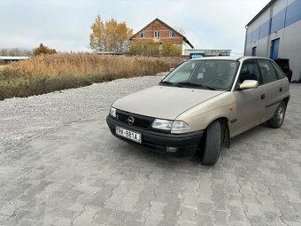 Opel Astra F 1.6 - 5