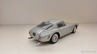 1:18 FERRARI 250GT BERLINETTA - 5
