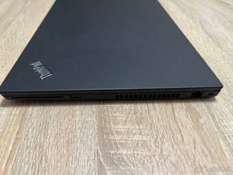 Lenovo ThinkPad T15 - 5