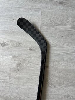 🏒Predám hokejku Bauer Nexus Tracer Intermediate🏒 - 5