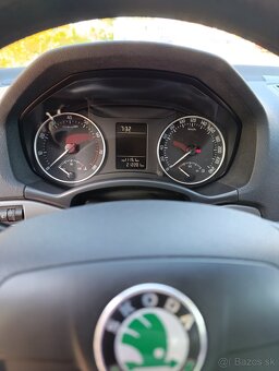 Octavia 1,6 benzín r.v. 2011 - 5